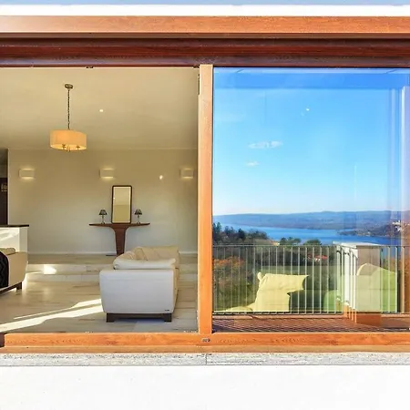 Villa Welcoming With Pool & Views! - Mirella