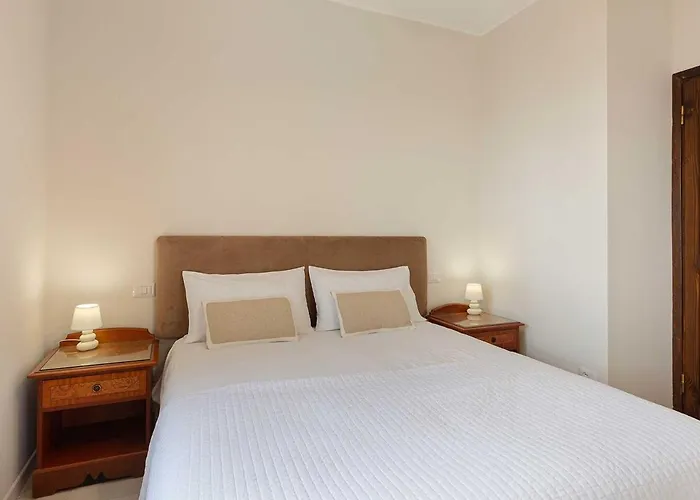 Welcoming With Pool & Views! - Mirella *